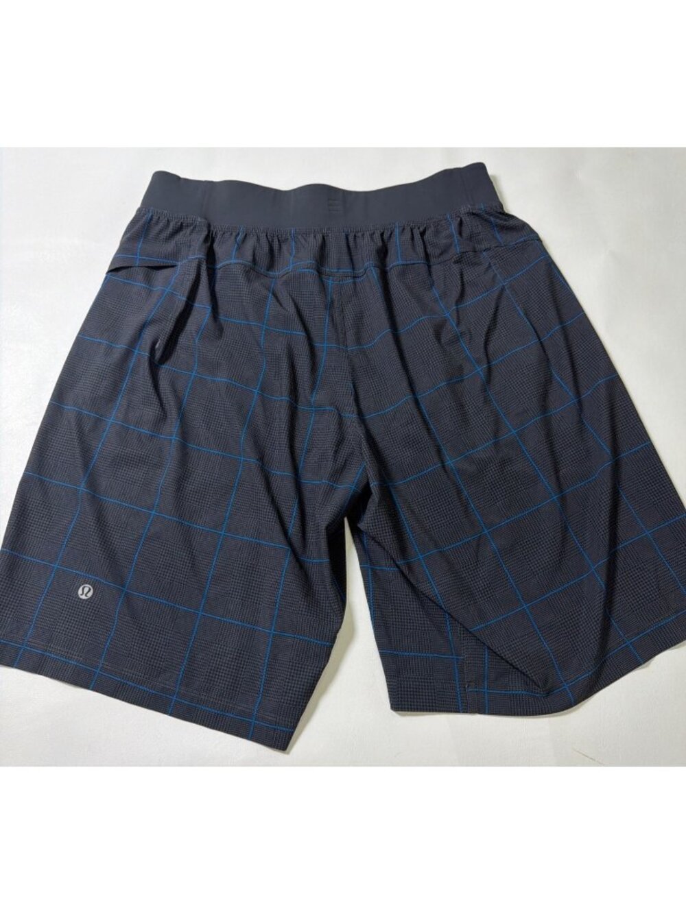 Lululemon Mens Checkered Athletic Shorts Size L Lightweight